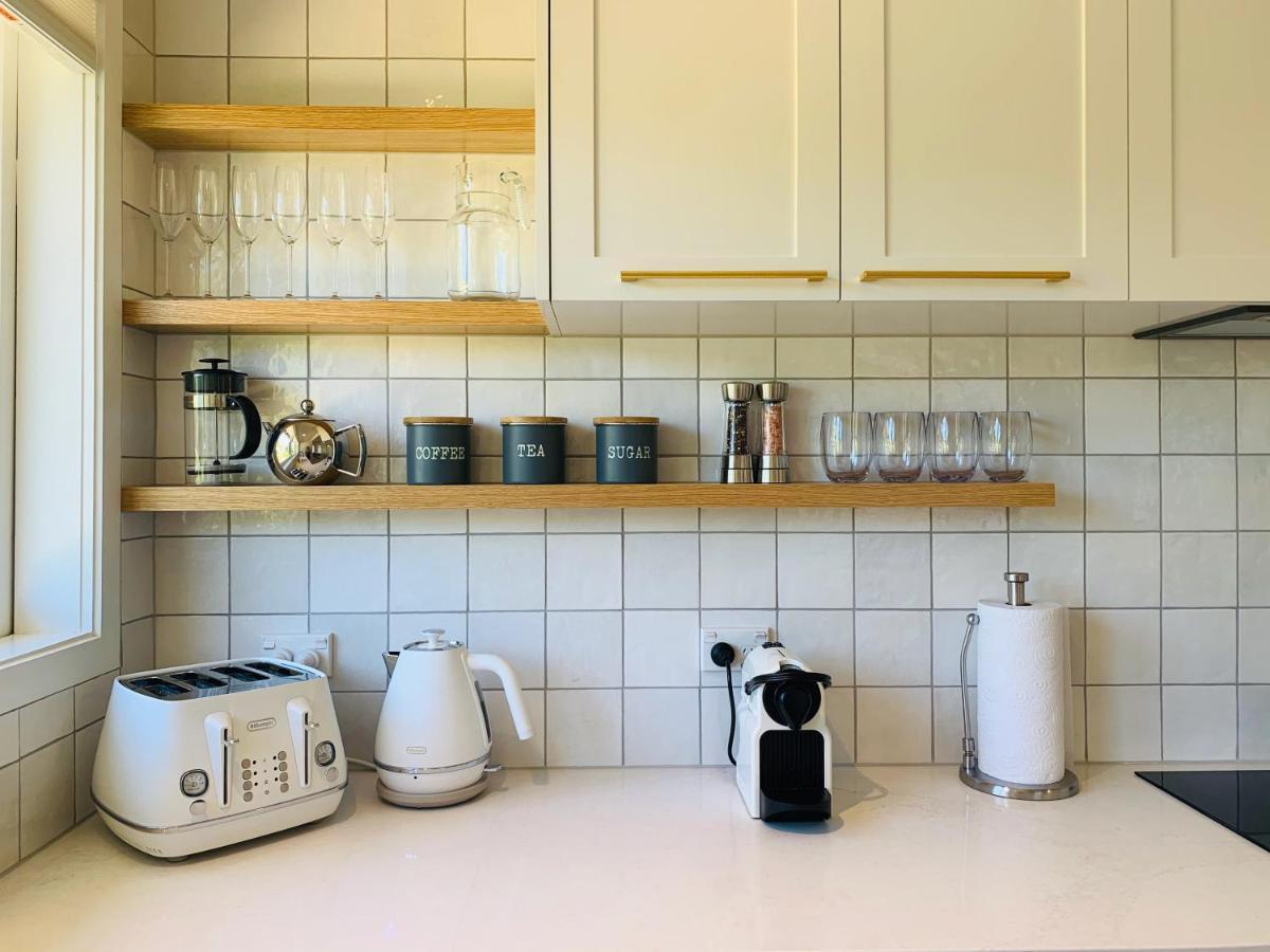 9 The Strand - New Pricing! Ръсел Екстериор снимка